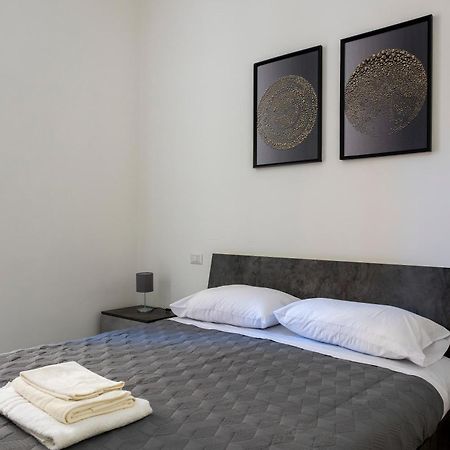 Casa Vacanze Nemesi Tyche Salerno Bagian luar foto
